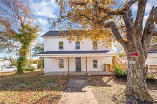 215 N Logan St, Burlington, NC 27217 - Photo 1
