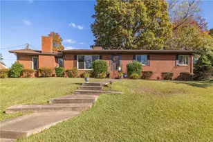 702 Hampton St, Eden, NC 27288 - Photo 1