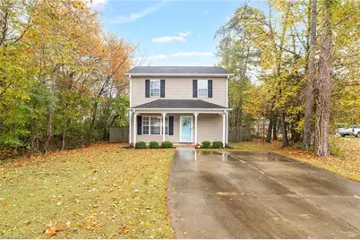 135 Pineywood Street, Thomasville, NC 27360 - Photo 1