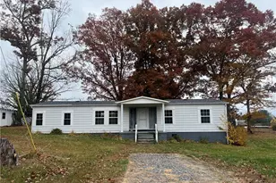 184 Benjamin St, Mount Airy, NC 27030 - Photo 1