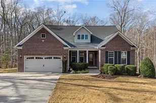 995 Chamberlin Dr, Asheboro, NC 27203 - Photo 1