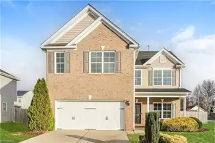 2729 Quail Oaks Dr, Greensboro, NC 27405 - Photo 1