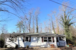 324 Thomas St, North Wilkesboro, NC 28659 - Photo 1
