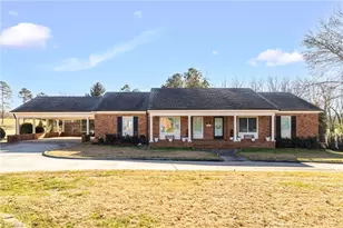 4 Chesterfield Ct, Greensboro, NC 27410 - Photo 1