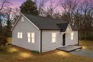 100 Carr St, Thomasville, NC 27360 - Photo 1