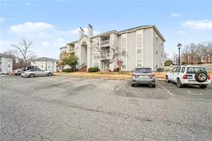 421 Rivertree Ln, Winston-Salem, NC 27103 - Photo 1