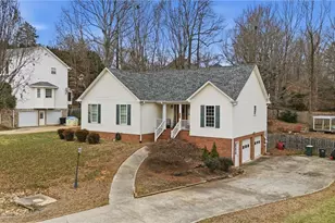 7640 Abington Dr, Kernersville, NC 27284 - Photo 1