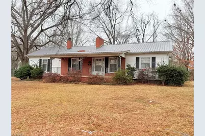 200 Royal Oaks Street, Thomasville, NC 27360 - Photo 1