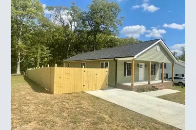 319 E 3rd Ave Extension, Lexington, NC 27292 - Photo 1