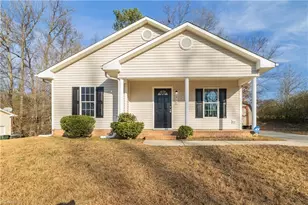 919 Pine St, Greensboro, NC 27401 - Photo 1