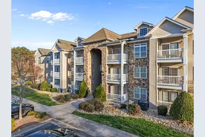 7102 W Friendly Avenue #304, Greensboro, NC 27410 - Photo 1
