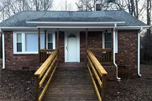 605 Nichols St, Madison, NC 27025 - Photo 1