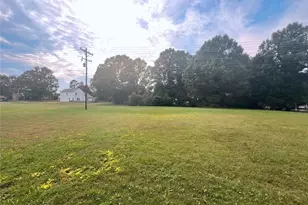 000 Rockwood Ave, Burlington, NC 27215 - Photo 1