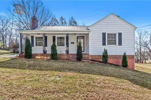 131 Young St, Elkin, NC 28621 - Photo 1
