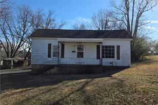 1322 Delaware Ave, Eden, NC 27288 - Photo 1