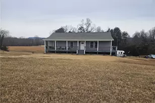 925 Mountain View Rd, King, NC 27021 - Photo 1