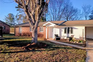 215 Oakwoods Ln, Wilkesboro, NC 28697 - Photo 1