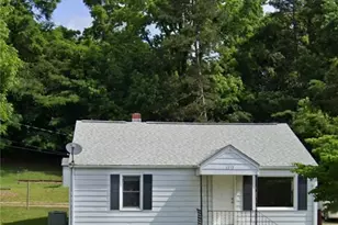 1212 W Vandalia Rd, Greensboro, NC 27406 - Photo 1