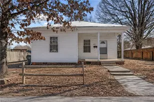 624 Delaware Ave, Burlington, NC 27217 - Photo 1