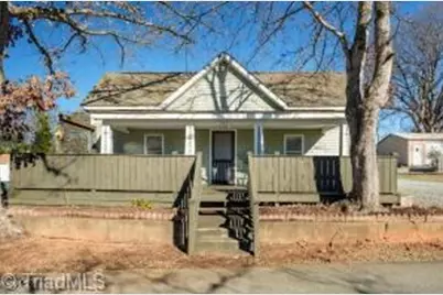 407 Oak Street, Graham, NC 27253 - Photo 1