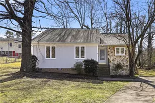 7 Pear Tree Ct, Greensboro, NC 27401 - Photo 1
