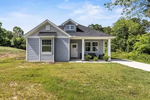 442 Weatherly St, Ramseur, NC 27316 - Photo 1