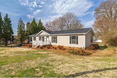 104 N 8th Avenue, Mayodan, NC 27027 - Photo 1