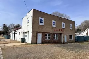 225 S Hamilton St, Eden, NC 27288 - Photo 1