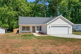 134 Hewes St, Winston-Salem, NC 27103 - Photo 1