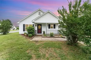 606 Arden St, Burlington, NC 27215 - Photo 1