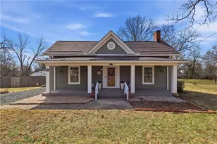 505 W Decatur St, Madison, NC 27025 - Photo 1