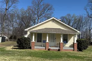 406 Kirkland St, Greensboro, NC 27406 - Photo 1