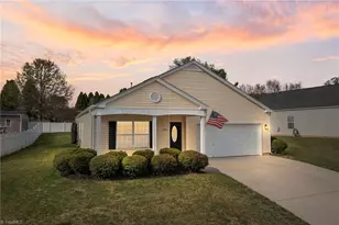 1820 Beeson Park Ln, Kernersville, NC 27284 - Photo 1