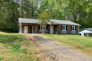 220 Mountview Dr, Mocksville, NC 27028 - Photo 1
