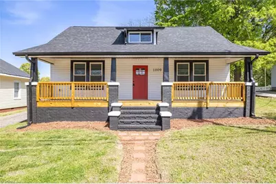 1009 N Scales Street, Reidsville, NC 27320 - Photo 1