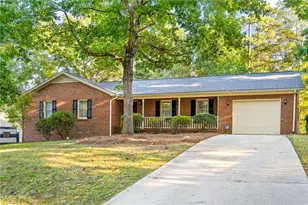 552 Woodland Dr, Graham, NC 27253 - Photo 1