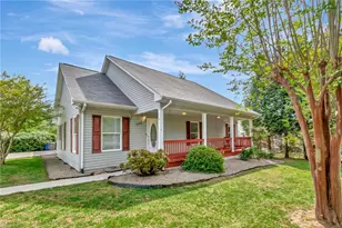 506 S Spruce St, Wilkesboro, NC 28697 - Photo 1