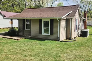 109 Long St, Mayodan, NC 27027 - Photo 1
