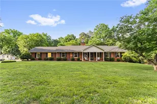 820 Woodcrest Dr, Winston-Salem, NC 27104 - Photo 1