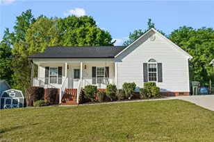 138 Cartridge Ct, Thomasville, NC 27360 - Photo 1