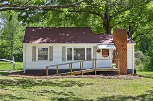 4966 Red Pne Ln, Pfafftown, NC 27040 - Photo 1