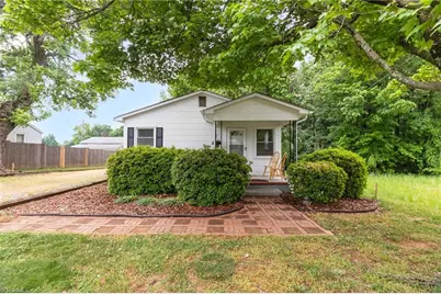 544 Edgewood Street, Kernersville, NC 27284 - Photo 1
