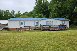 108 Carr St, Jonesville, NC 28642 - Photo 1