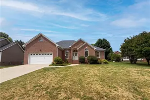 518 Wildwood Ln, Graham, NC 27253 - Photo 1