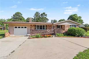 119 Lakeview Cir, Thomasville, NC 27360 - Photo 1