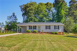 304 Oakwood Cir, Lexington, NC 27295 - Photo 1