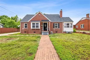 902 Wentworth St, Reidsville, NC 27320 - Photo 1
