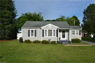 305 N 10th Ave, Mayodan, NC 27027 - Photo 1