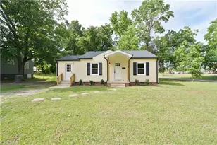 202 Armfield Ave, Asheboro, NC 27203 - Photo 1