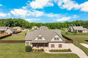 242 Deerwood Dr, Lexington, NC 27295 - Photo 1